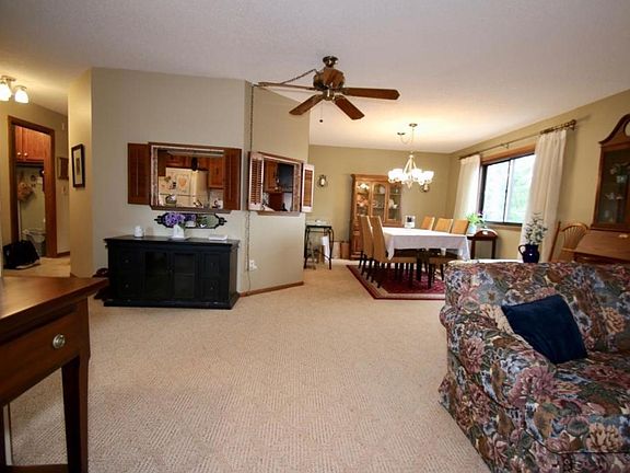 5th image of 1011 41st Ave NE APT 301