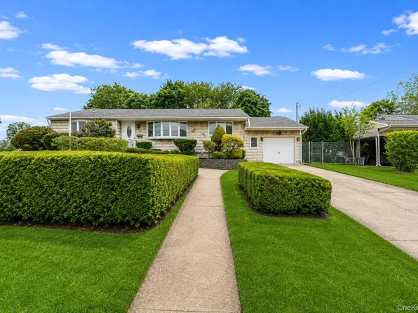 40 Cypress Street, Central Islip, NY 11722