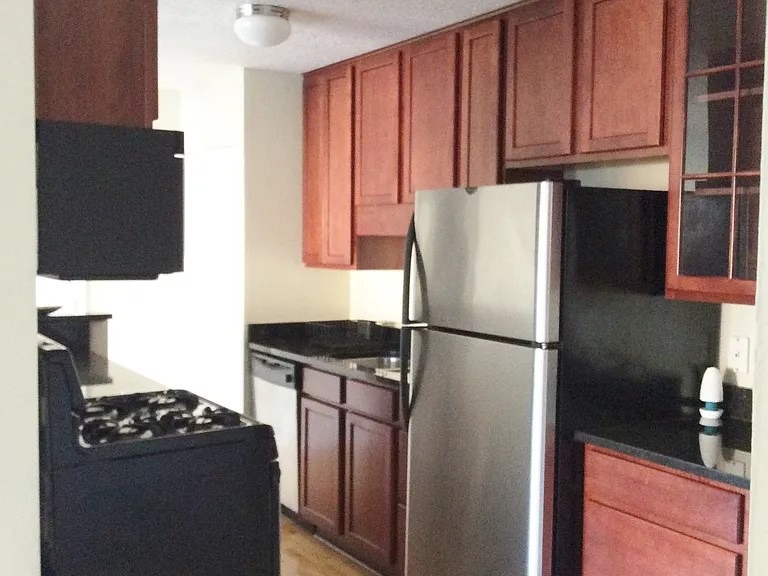 3019 Bryant Ave S #103 — Photo 9