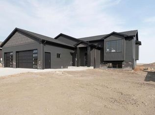 4005 Nickel St, Bismarck, ND 58503