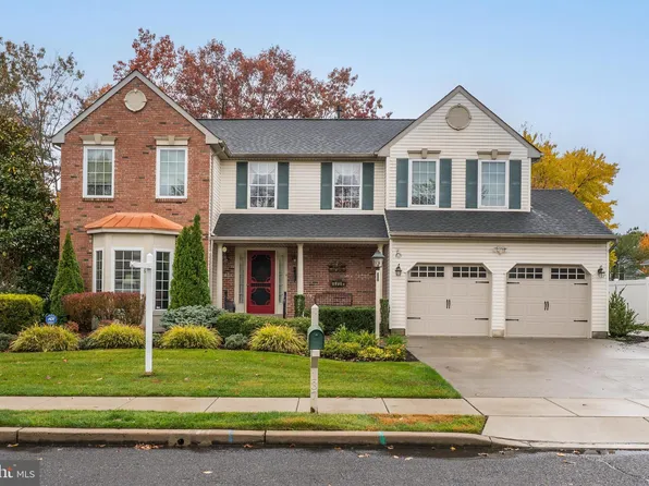 137 Treeline Dr, Deptford, NJ 08096