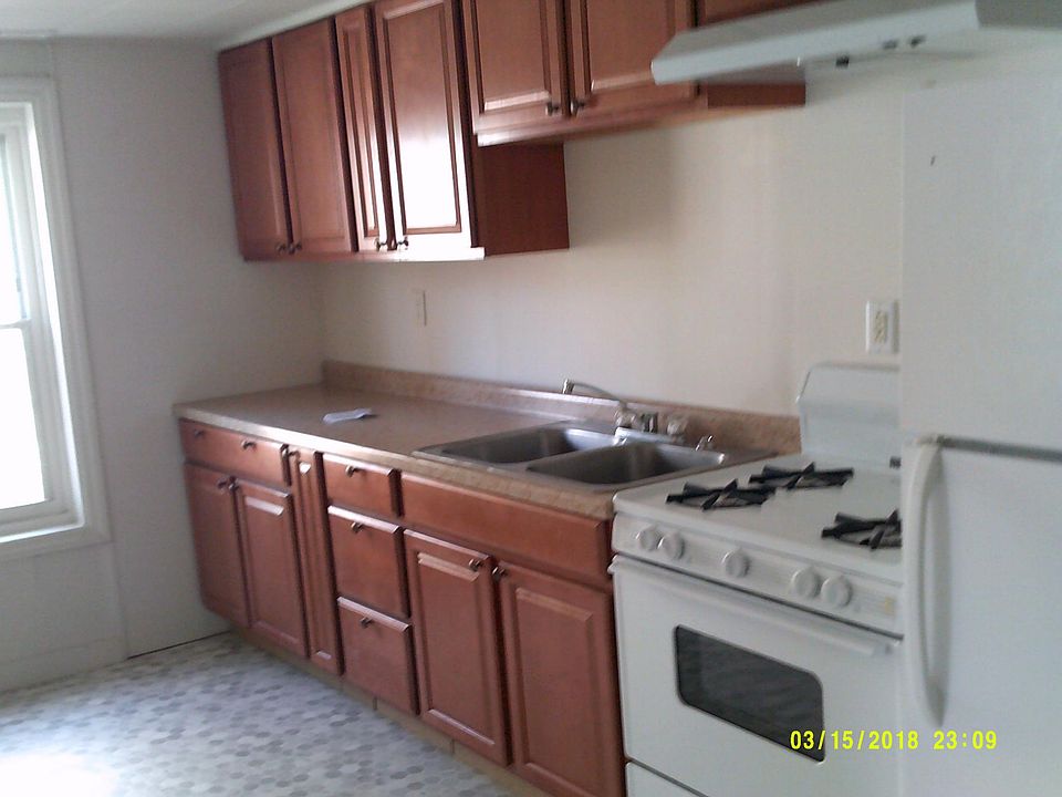 2nd image of 1004 Madison St