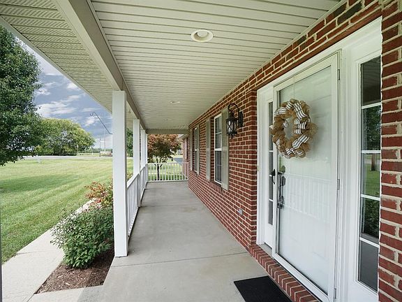 3rd image of 2729 Abby Ln