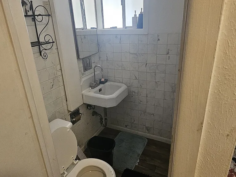 1219 Berkley Ave #2 — Photo 9