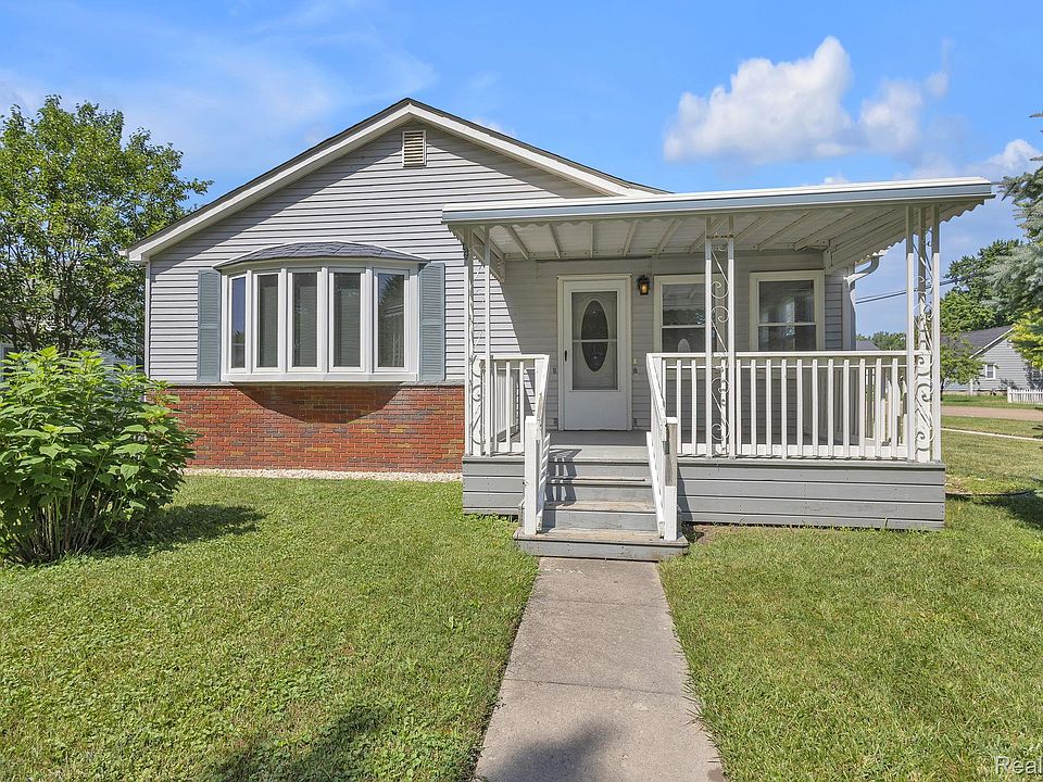 1st image of 19204 Craig St