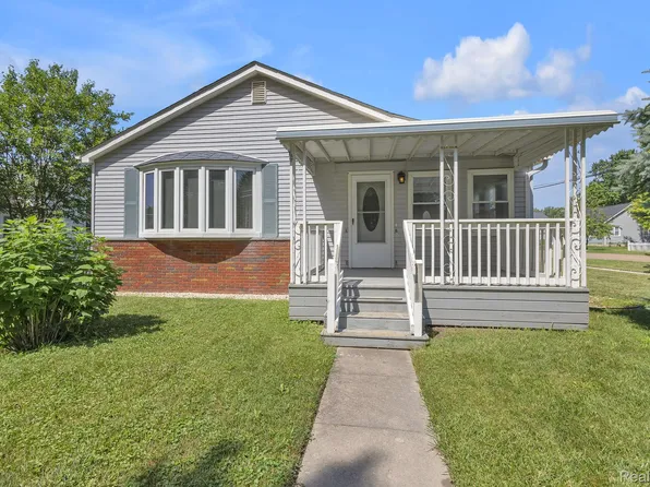 19204 Craig St, New Boston, MI 48164