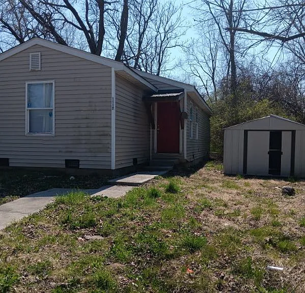 1117 W Roache St — Photo 1
