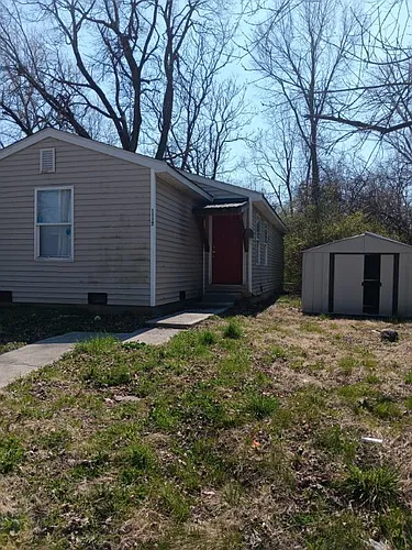 1117 W Roache St Photo 1