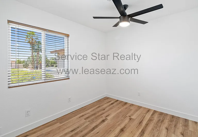 6802 E Paradise Ln — Photo 12