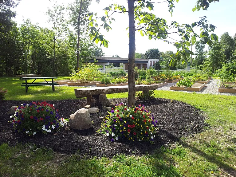 Albany Commons — Photo 29