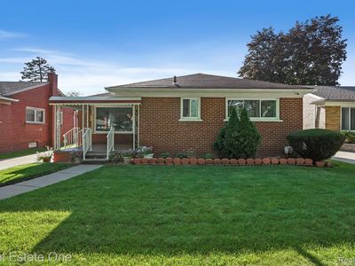 23131 Harding St, Oak Park, MI, 48237