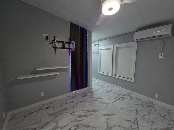 miami-florida-2057620878 picture