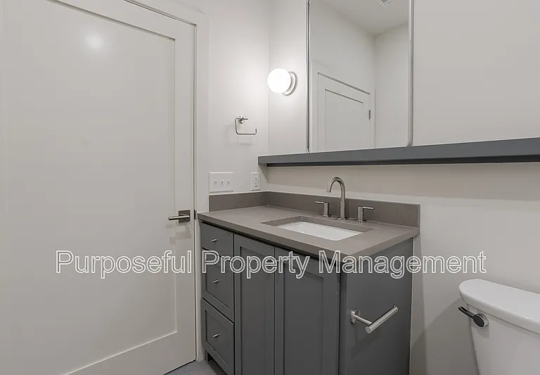 934 Hangar Dr #9 — Photo 20