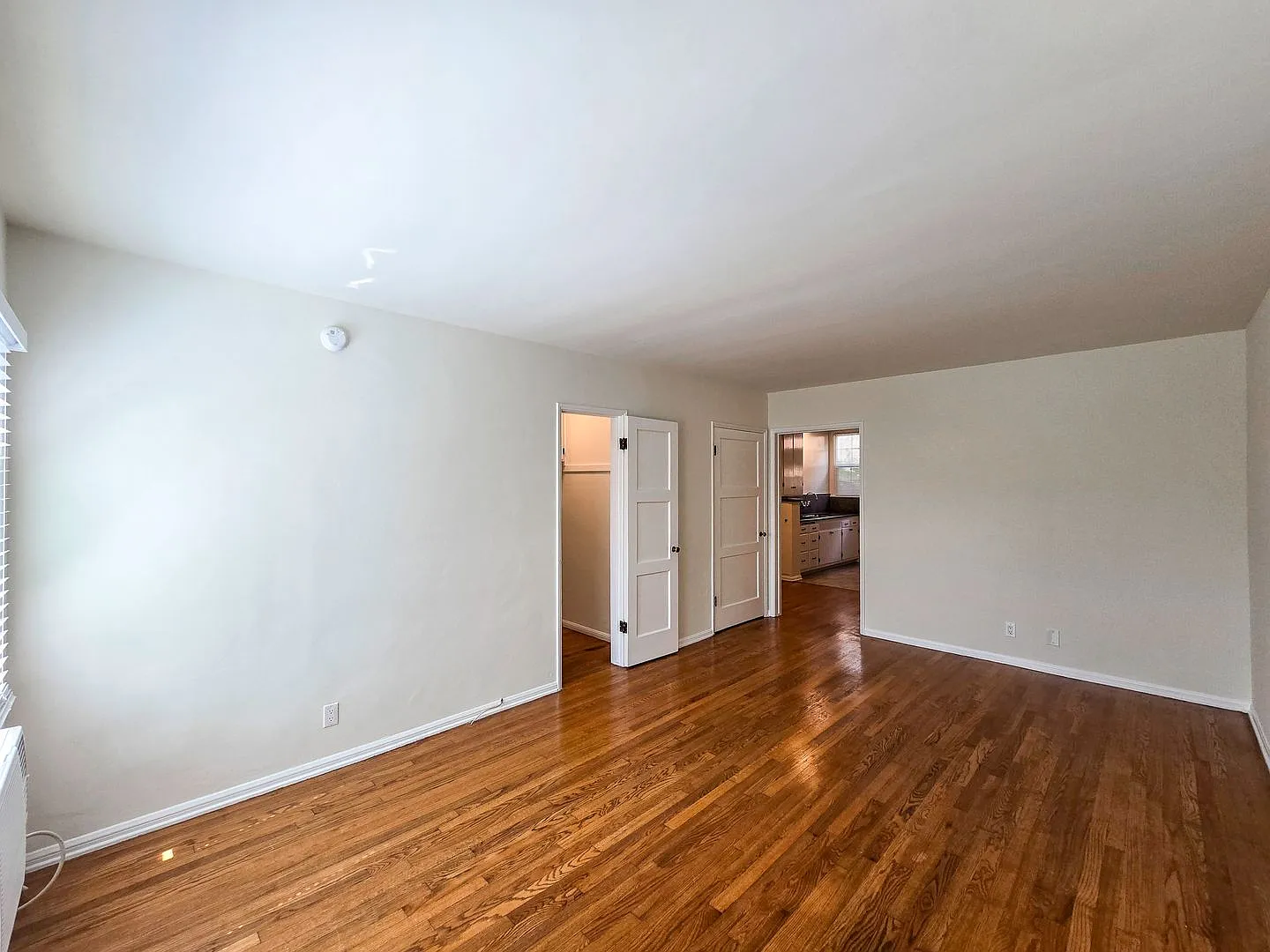 Spacious Studio in the Heart of Los Feliz — Photo 3
