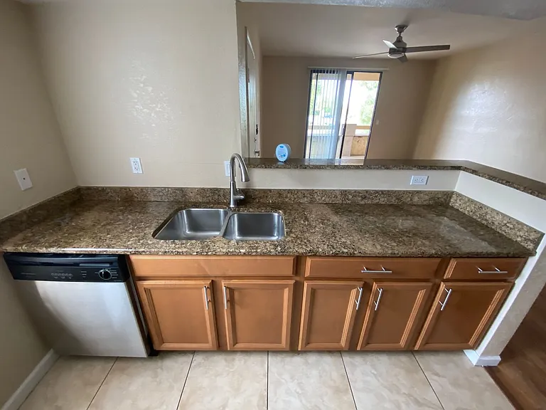 1125 E Broadway Rd — Photo 18