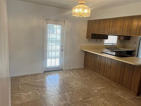 5th image of 2330 NE 41st St #2330