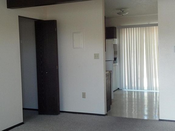 3rd image of 2404 West Ave APT 1