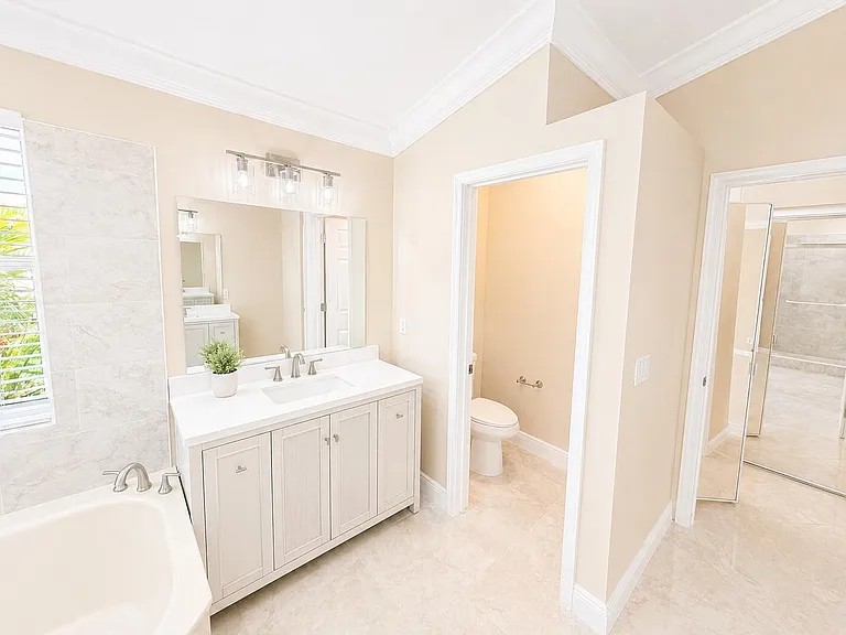 740 SW 191st Ave — Photo 21
