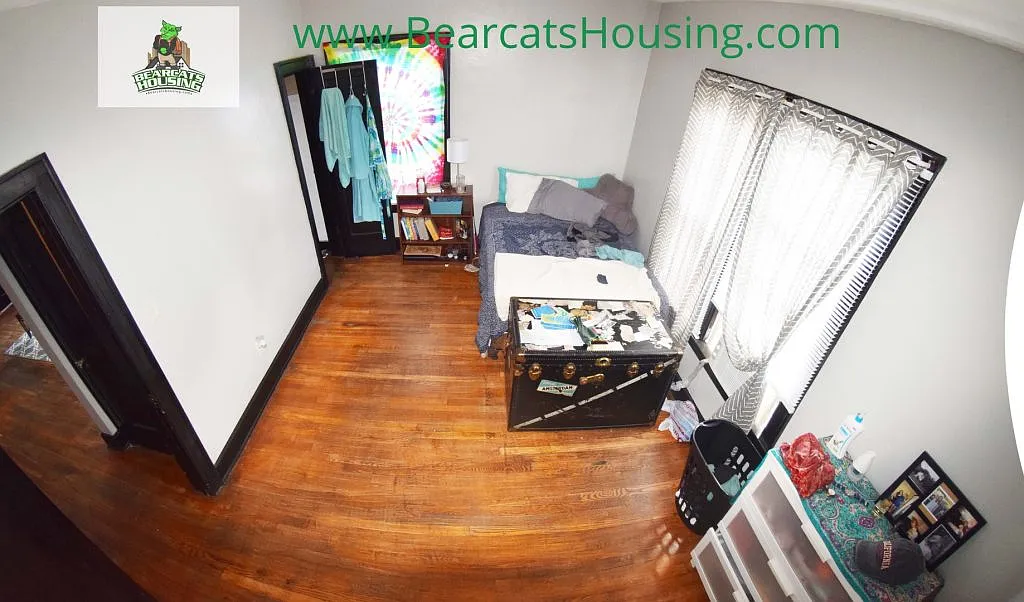32 Edwards - E-1 — Photo 2