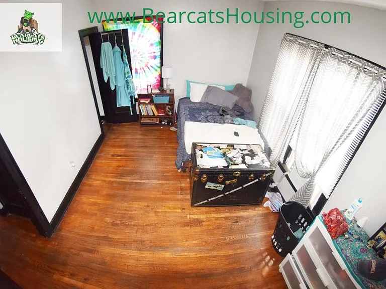 32 Edwards St E #1 — Photo 2