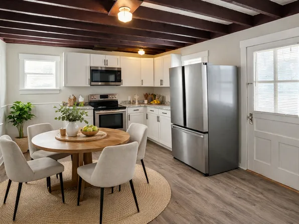 35 Margin St, Orono, ME 04473