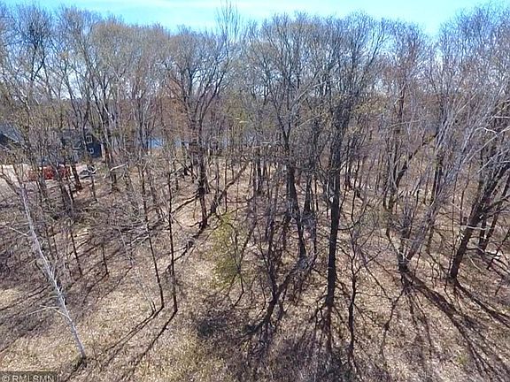 5th image of 19226 Meadowridge Ln N