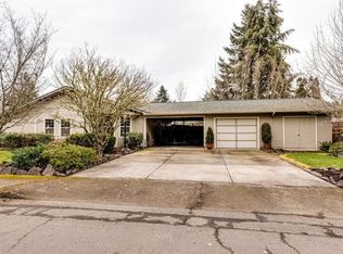 1445 W Harrison Ave, Cottage Grove, OR 97424