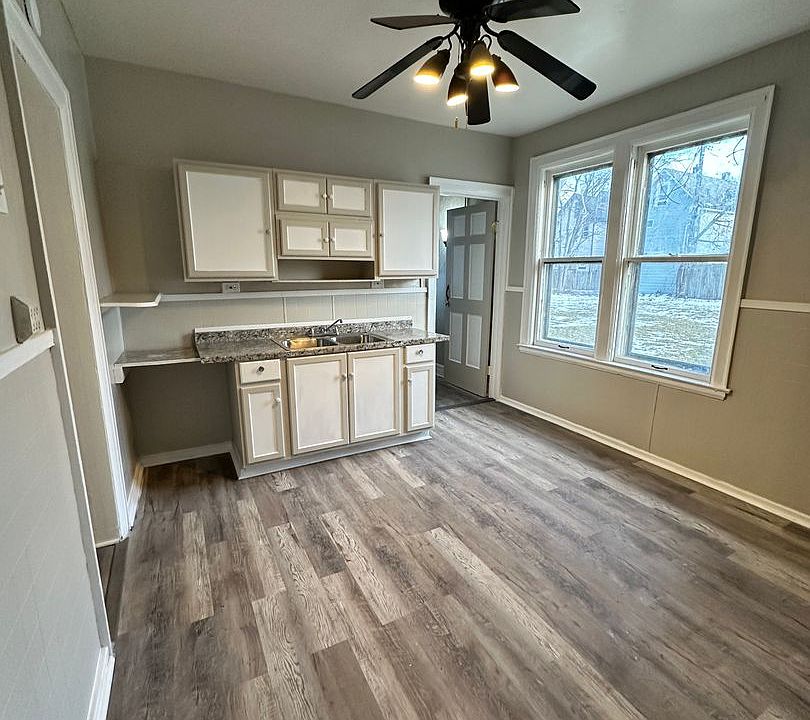 1st image of 1942 S Park Ave