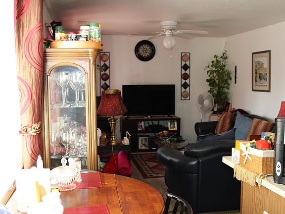 2nd image of 215 Jewel Dr Unit 8