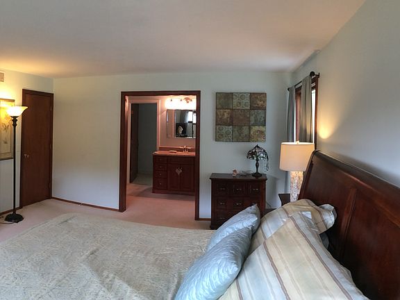 4th image of 8597 Squirrel Hill Dr NE