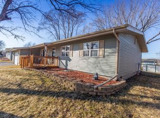 409 Sequoia Dr, Valparaiso, IN