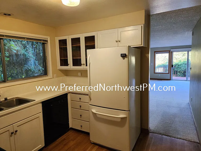 3745 Potter St — Photo 8