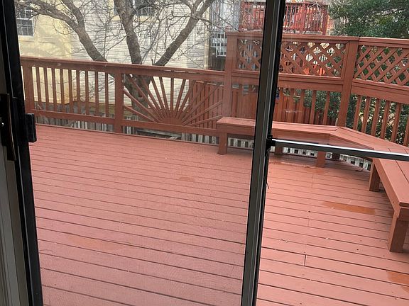 5th image of 31 Vanderbilt Ct