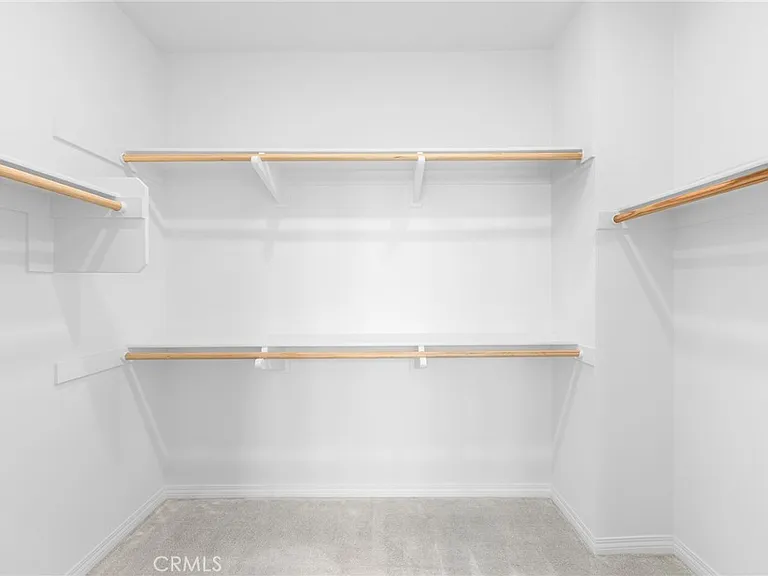 117 Henson — Photo 31