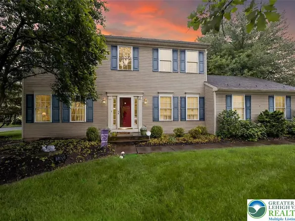5900 Wayside Dr, Macungie, PA 18062