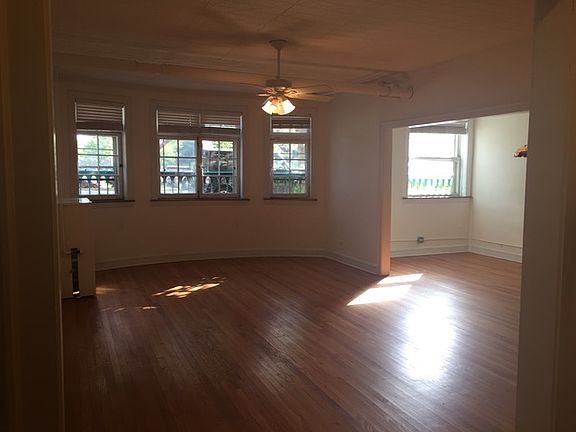 3rd image of 1524 E 59th St APT A0