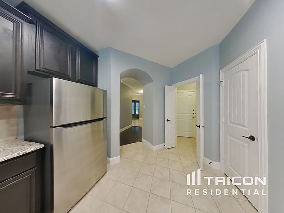5th image of 2525 Sabine Cir