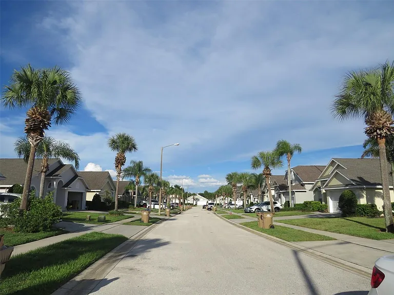16625 Palm Spring Dr — Photo 3