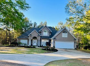 305 Briarwood Dr, Tylertown, MS 39667
