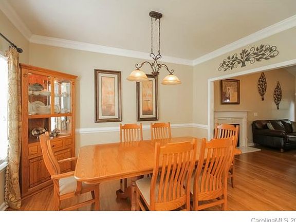 4th image of 447 Glencrest Dr