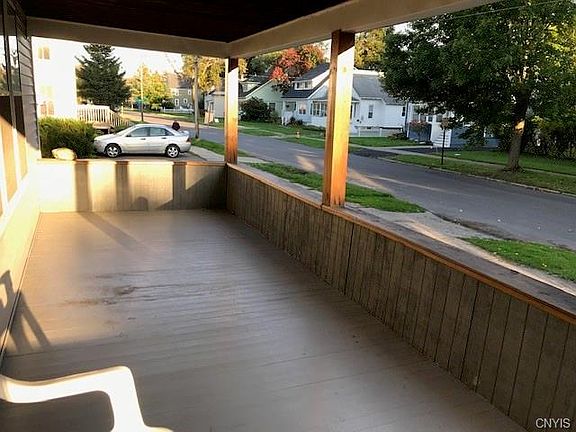 5th image of 30 Evergreen St