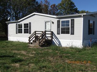 8613 Webster Ln, Kinmundy, IL 62854