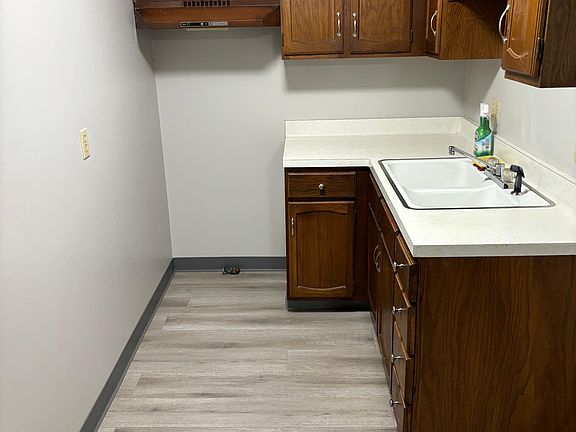 2nd image of 269 Stenzil St #4