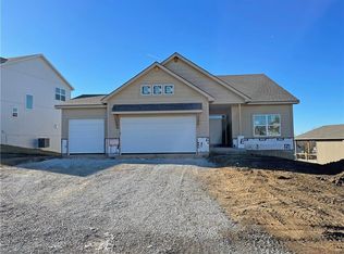 1717 Homestead Dr, Liberty, MO 64068