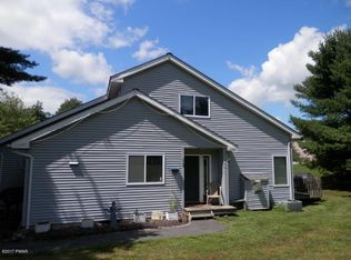 110 Glen Combe Cir, Milford, PA 18337