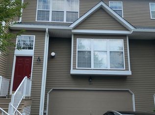 107 Weybridge Dr, Malvern, PA 19355