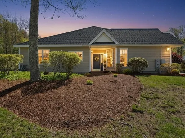 26 Summerfield Dr #17, South Grafton, MA 01560
