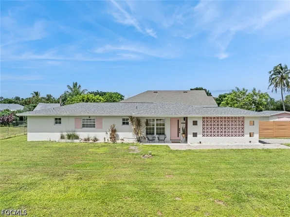 8071 San Carlos Blvd, Fort Myers, FL 33967