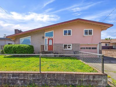670 Eureka St, Eureka, CA, 95503