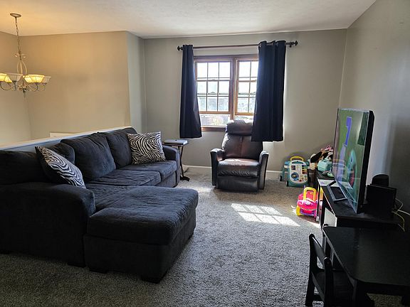 5th image of 320 Brookwood Dr